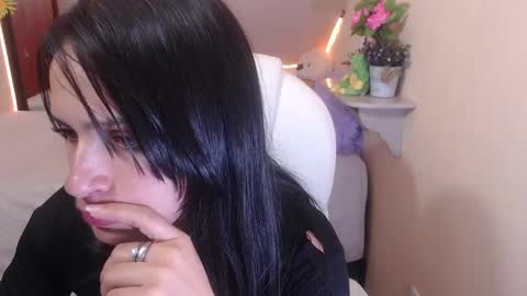 Laura Pink    online show from December 10, 2024, 1:32 am