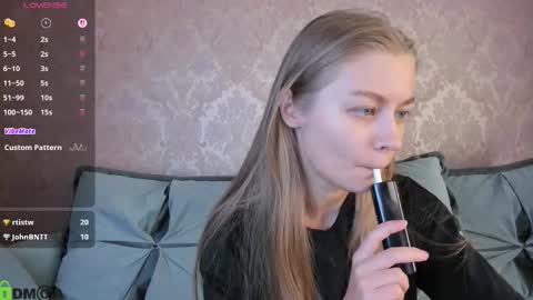 Laura online show from December 18, 2025, 10:21 am