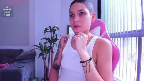 Snapshot of laura_r23 chatting on December 30, 2024, 3:02 pm Laura Rose online show from December 30, 2024, 3:02 pm