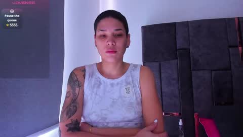 Snapshot of laura_r23 chatting on February 2, 2025, 1:41 pm Laura Rose online show from February 2, 2025, 1:41 pm