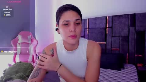 Snapshot of laura_r23 chatting on March 1, 2025, 6:43 pm Laura Rose online show from March 1, 2025, 6:43 pm