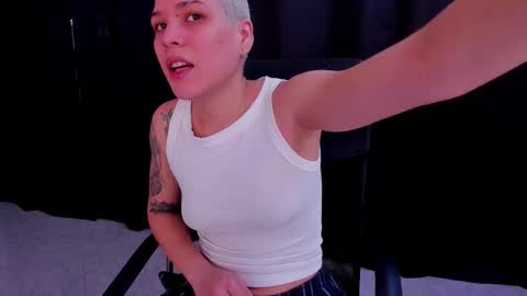 Snapshot of laura_r23 chatting on September 13, 2025, 6:08 pm Laura Rose online show from September 13, 2025, 6:08 pm