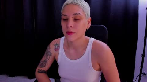 Snapshot of laura_r23 chatting on September 16, 2025, 1:12 pm Laura Rose online show from September 16, 2025, 1:12 pm