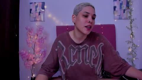 Snapshot of laura_r23 chatting on September 18, 2025, 2:57 am Laura Rose online show from September 18, 2025, 2:57 am