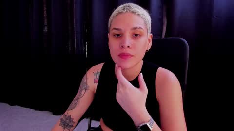 Snapshot of laura_r23 chatting on September 19, 2025, 3:13 pm Laura Rose online show from September 19, 2025, 3:13 pm