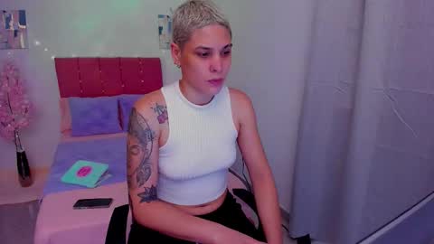 Snapshot of laura_r23 chatting on September 22, 2025, 12:45 am Laura Rose online show from September 22, 2025, 12:45 am