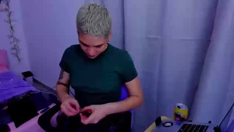 Snapshot of laura_r23 chatting on September 23, 2025, 1:19 am Laura Rose online show from September 23, 2025, 1:19 am