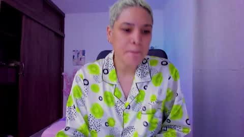 Snapshot of laura_r23 chatting on September 25, 2025, 11:14 am Laura Rose online show from September 25, 2025, 11:14 am