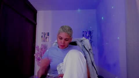 Snapshot of laura_r23 chatting on September 26, 2025, 2:21 pm Laura Rose online show from September 26, 2025, 2:21 pm