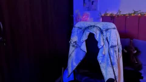 Snapshot of laura_r23 chatting on October 15, 2025, 3:12 pm Laura Rose online show from October 15, 2025, 3:12 pm