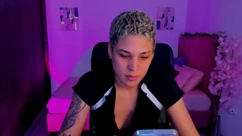 Laura Rose online show from October 27, 2025, 8:46 pm