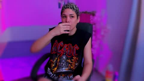 Laura Rose online show from November 22, 2025, 6:07 pm