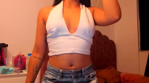 Snapshot of laura_soe chatting on October 11, 2025, 12:54 am LAURA SOE online show from October 11, 2025, 12:54 am