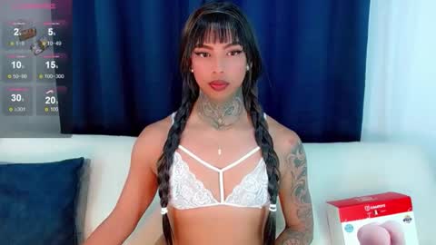 Laura online show from October 25, 2025, 3:36 am