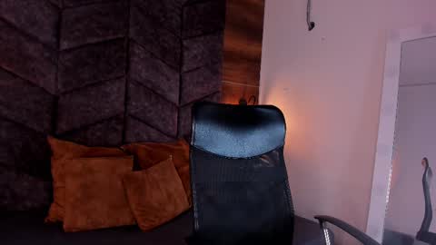 lauraagomezz__ online show from February 4, 2025, 1:56 am