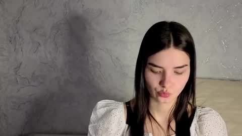 Laura online show from March 10, 2026, 12:54 pm