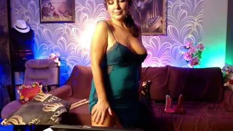 Laura online show from December 15, 2024, 6:59 pm