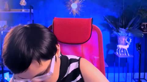 lauradavidsons online show from January 15, 2026, 6:44 pm