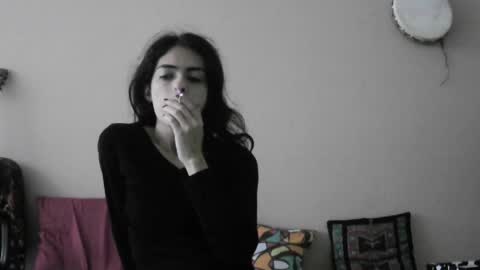 Laura online show from May 17, 2026, 6:37 pm