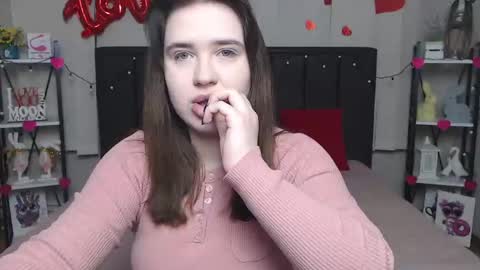 LauraHlot online show from March 3, 2025, 6:44 pm
