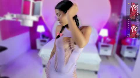 Laura MartinGMT-5 2200-0600 online show from February 11, 2025, 12:06 am