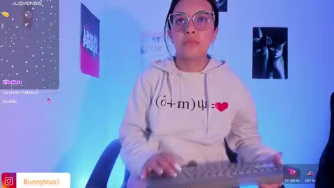 lauraohana online show from February 13, 2025, 10:34 am