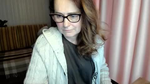 Lauraoven1 online show from February 4, 2026, 11:27 am