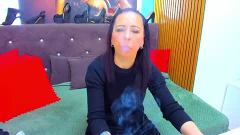 Snapshot of laurasinfull chatting on May 2, 2026, 3:55 am Laura online show from May 2, 2026, 3:55 am