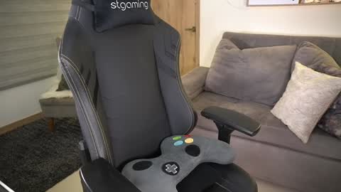 Laura online show from February 6, 2025, 1:16 am