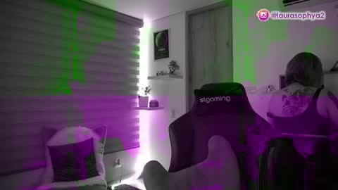 Laura online show from March 4, 2025, 3:00 am