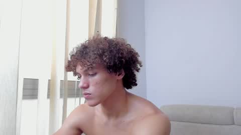 Laureent online show from December 25, 2024, 6:52 pm