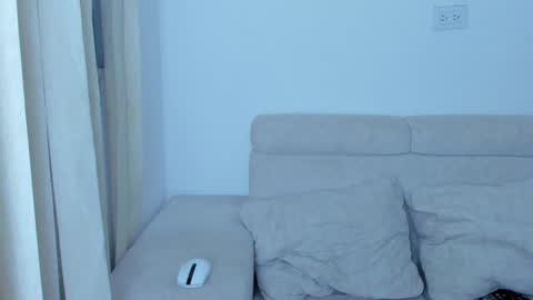 Laureent online show from February 9, 2025, 4:36 am