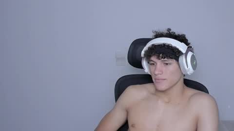 Laureent online show from September 26, 2025, 8:02 pm