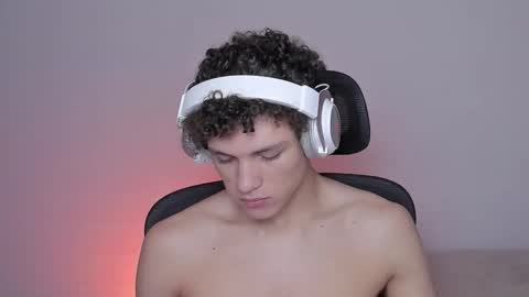 Laureent online show from October 13, 2025, 7:08 am