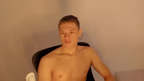 Snapshot of laureent__ chatting on January 17, 2026, 9:29 pm Laureent online show from January 17, 2026, 9:29 pm