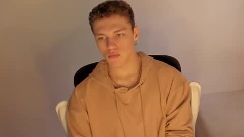 Snapshot of laureent__ chatting on February 10, 2026, 6:45 pm Laureent online show from February 10, 2026, 6:45 pm