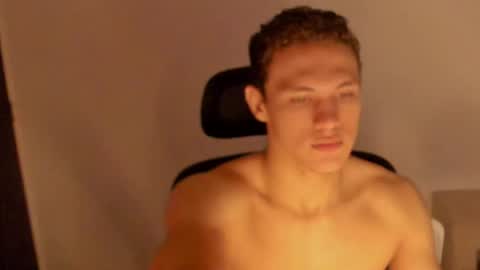 Snapshot of laureent__ chatting on February 26, 2026, 8:02 am Laureent online show from February 26, 2026, 8:02 am