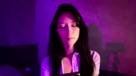 laurelimaino online show from August 2, 2026, 4:49 pm