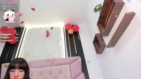 Laurem online show from February 18, 2025, 7:41 pm