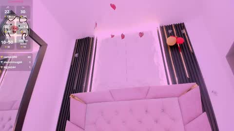 Laurem online show from March 1, 2025, 7:37 pm