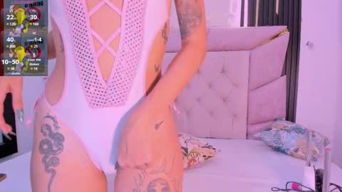 Laurem online show from March 3, 2025, 7:28 pm