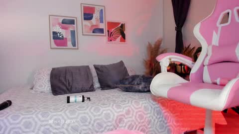 Snapshot of lauren__dallass chatting on December 12, 2024, 11:58 pm MissLauren online show from December 12, 2024, 11:58 pm