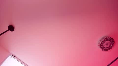 Lauren online show from March 11, 2026, 6:25 pm