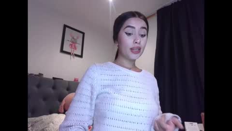 Lauren Clauz online show from February 9, 2026, 11:42 pm