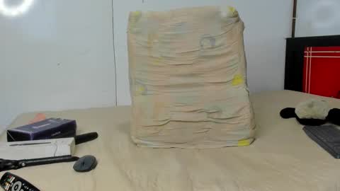 lauren_mark_ online show from October 20, 2025, 9:04 pm