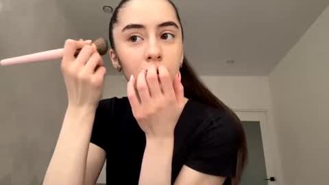 laurenadupuy online show from June 15, 2026, 1:13 pm