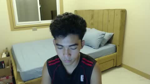 laurence_cuttieguyhere online show from March 31, 2026, 4:51 pm