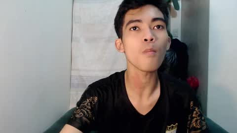 laurence_cuttieguyhere online show from July 17, 2026, 10:00 am