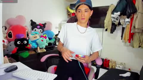 Snapshot of laurencesophiets chatting on September 27, 2025, 7:08 pm SF online show from September 27, 2025, 7:08 pm