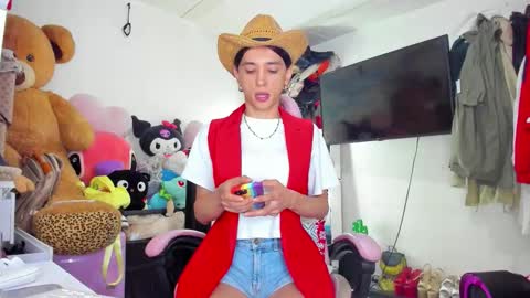 Snapshot of laurencesophiets chatting on November 13, 2025, 5:56 pm SF online show from November 13, 2025, 5:56 pm